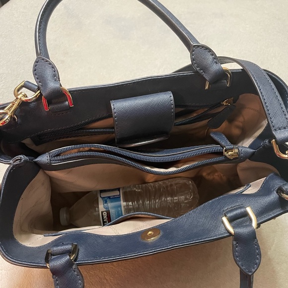 Michael Kors Hailee satchel w/ crossbody strap - Picture 16 of 16